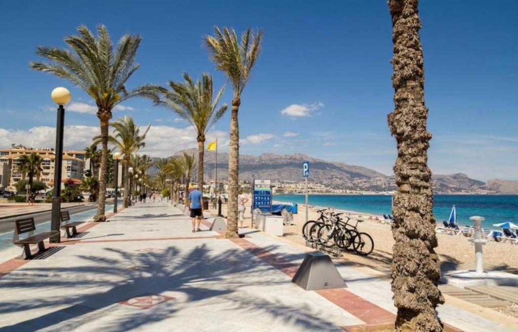 אלביר Bright Sunny Albir Beach Apartment מראה חיצוני תמונה