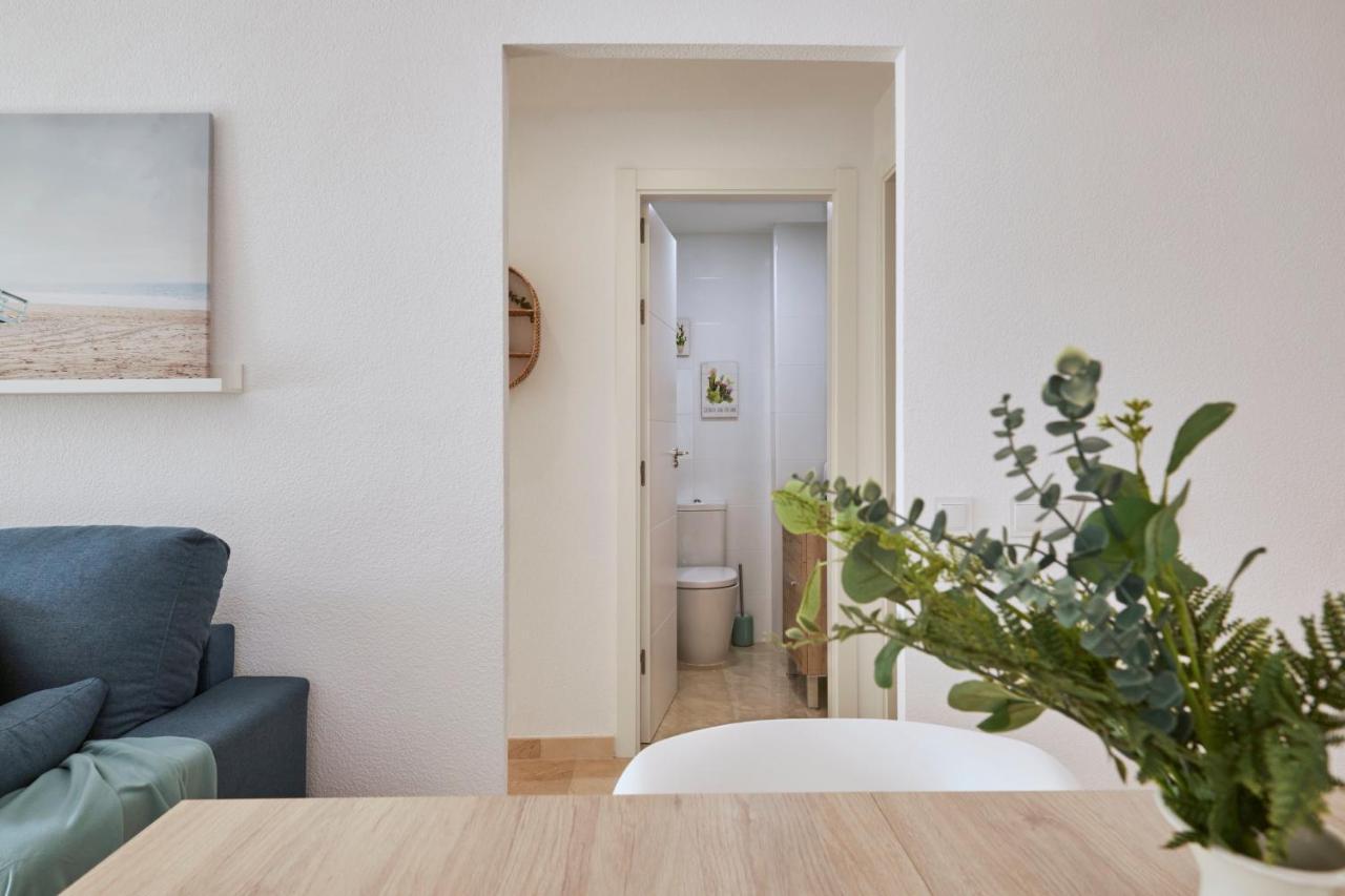 אלביר Bright Sunny Albir Beach Apartment מראה חיצוני תמונה