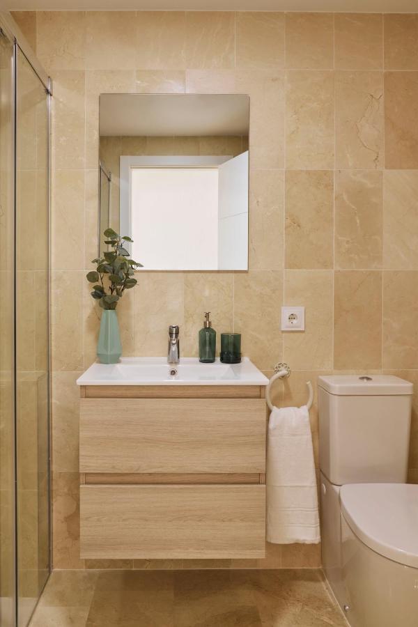 אלביר Bright Sunny Albir Beach Apartment מראה חיצוני תמונה