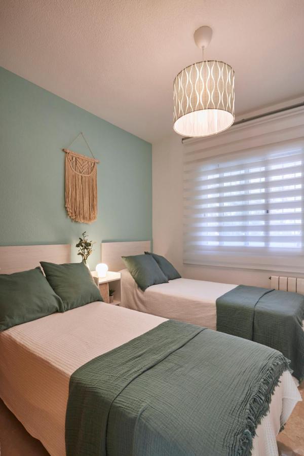 אלביר Bright Sunny Albir Beach Apartment מראה חיצוני תמונה