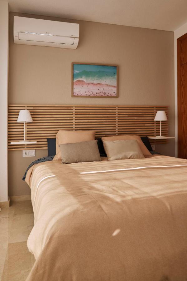 אלביר Bright Sunny Albir Beach Apartment מראה חיצוני תמונה