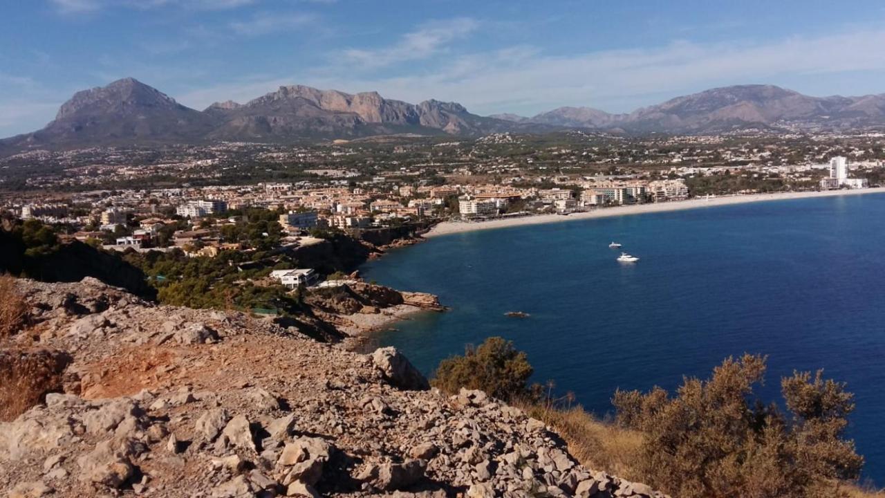 אלביר Bright Sunny Albir Beach Apartment מראה חיצוני תמונה